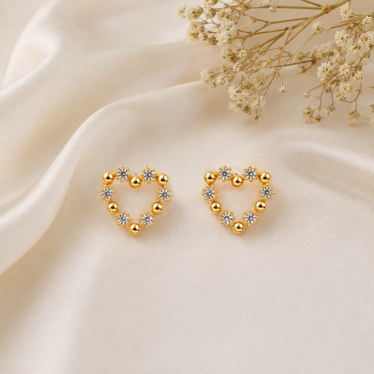 Miayaa Swirl Heart Studs – satin lifestyle